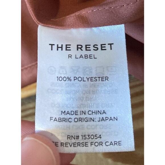 The Reset R Label Silky V Neck Blouse Size Medium Women’s Mauve - Picture 4 of 7